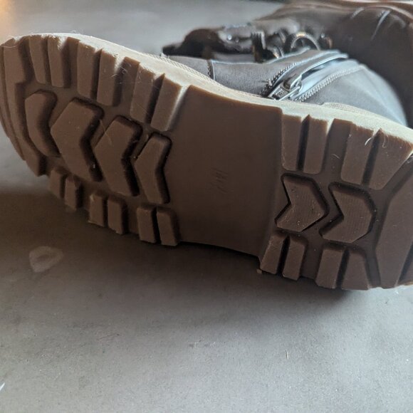 Zara Kids CONTRASTING HIGH-TOP SNEAKERS Khaki Green | Size 2 - Picture 8 of 16